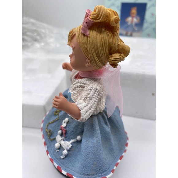 Madame Alexander "1950 Sock Hop" Poodle Skirt Circa 2000 Figurine NIB COA 90650 - Picture 2 of 15